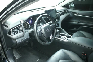 Седан Toyota Camry 2021 года, 3650000 рублей, Красноярск
