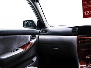 Седан Toyota Corolla 2001 года, 690000 рублей, Красноярск