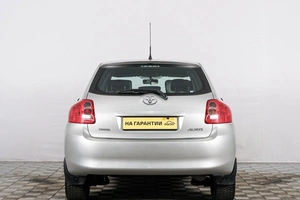 Хетчбэк Toyota Auris 2007 года, 679000 рублей, Красноярск