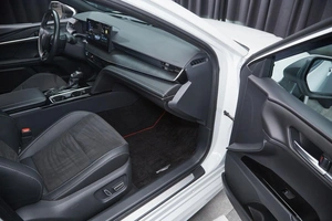 Седан Toyota Camry 2024 года, 3497000 рублей, Красноярск