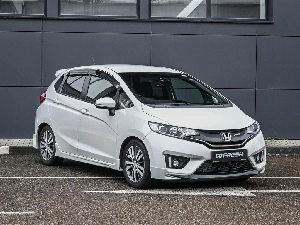Хетчбэк Honda Fit 2013 года, 1074000 рублей, Кирилловка