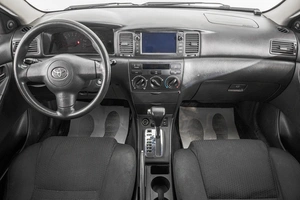 Хетчбэк Toyota Corolla 2005 года, 829000 рублей, Барнаул
