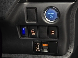 Минивэн Toyota Esquire 2015 года, 1675000 рублей, Красноярск