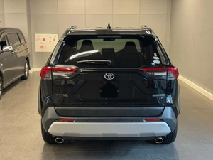 Внедорожник Toyota RAV4 2019 года, 3497000 рублей, Красноярск