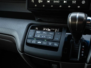 Минивэн Honda Stepwgn 2016 года, 1900000 рублей, Краснодар