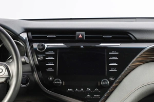 Седан Toyota Camry 2018 года, 3249000 рублей, Новосибирск