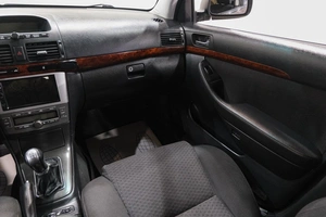 Седан Toyota Avensis 2005 года, 749000 рублей, Новокузнецк