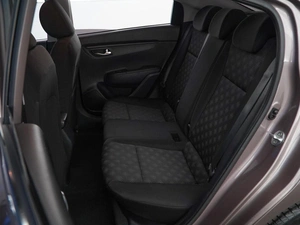 Седан Kia Rio 2018 года, 1437077 рублей, Москва