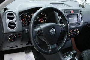 Внедорожник Volkswagen Tiguan 2010 года, 1258000 рублей, Солонцы