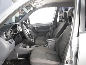 Внедорожник Toyota RAV4 2001 года, 670000 рублей, Омск