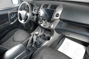 Внедорожник Toyota RAV4 2010 года, 1199000 рублей, Тюмень