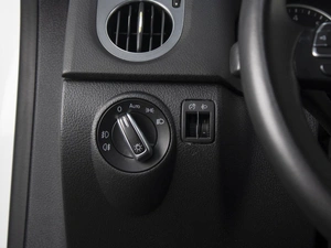 Внедорожник Volkswagen Tiguan 2013 года, 880000 рублей, Омск