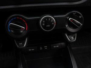 Хетчбэк Kia Rio X-Line 2018 года, 1325000 рублей, Краснодар