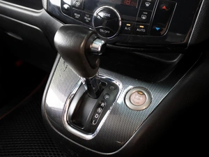 Минивэн Nissan Serena 2010 года, 1090000 рублей, Омск