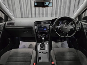 Хетчбэк Volkswagen Golf 2015 года, 1249000 рублей, Красноярск