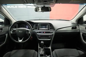 Седан Hyundai Sonata 2019 года, 2170000 рублей, Курск