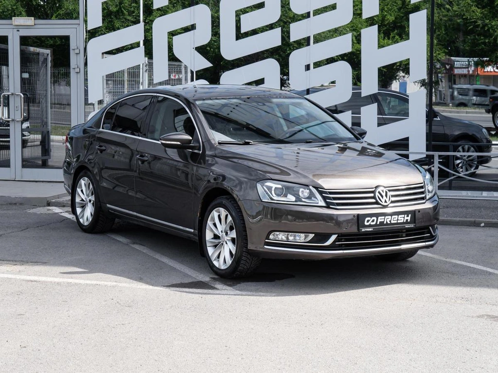 Седан Volkswagen Passat 2012 года, 950000 рублей, Волгоград