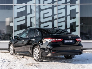 Седан Toyota Camry 2018 года, 2835000 рублей, Самара