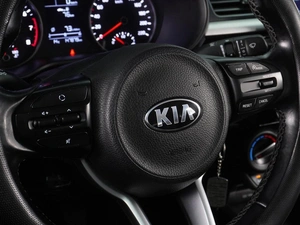 Седан Kia Rio 2017 года, 1299000 рублей, Воронеж