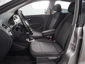 Седан Volkswagen Polo 2018 года, 1349000 рублей, Воронеж