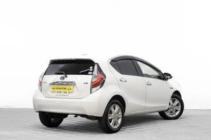 Хетчбэк Toyota Aqua 2016 года, 1099000 рублей, Барнаул