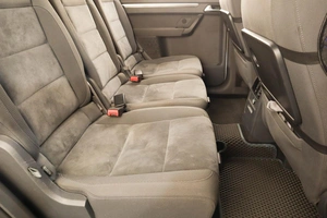 Минивэн Volkswagen Touran 2011 года, 1199000 рублей, Челябинск