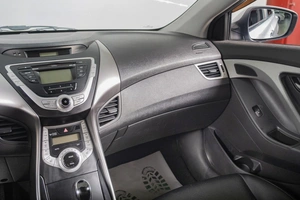 Седан Hyundai Avante 2011 года, 999000 рублей, Томск