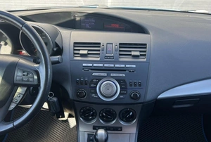 Седан Mazda 3 2011 года, 906000 рублей, Солонцы