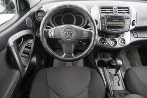 Внедорожник Toyota RAV4 2012 года, 1749000 рублей, Красноярск