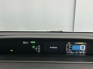 Лифтбек Toyota Prius 2019 года, 2200000 рублей, Красноярск