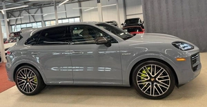 Внедорожник Porsche Cayenne Turbo 2024 года, 29000000 рублей, Павловская Слобода