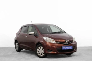 Хетчбэк Toyota Vitz 2012 года, 849000 рублей, Барнаул