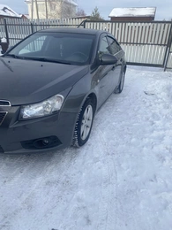 Седан Chevrolet Cruze 2011 года, 650000 рублей, Красноярск