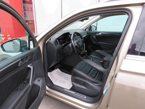 Внедорожник Volkswagen Tiguan 2017 года, 2550000 рублей, Брянск