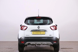 Внедорожник Renault Kaptur 2017 года, 1619000 рублей, Омск