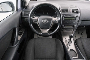 Седан Toyota Avensis 2009 года, 1189000 рублей, Красноярск