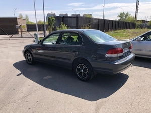 Седан Isuzu Gemini 1999 года, 330000 рублей, Красноярск