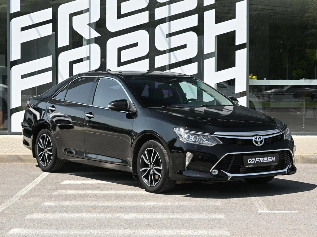 Седан Toyota Camry 2017 года, 2250000 рублей, Волгоград