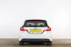 Хетчбэк Honda Jade 2019 года, 2029000 рублей, Тюмень
