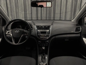 Седан Hyundai Solaris 2015 года, 920000 рублей, Красноярск