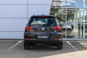 Внедорожник Volkswagen Tiguan 2015 года, 1449000 рублей, Ярославль