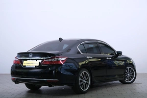 Седан Honda Accord 2017 года, 1919000 рублей, Омск