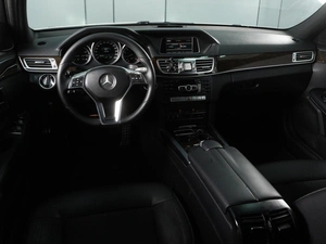Седан Mercedes-benz E-класс 2014 года, 2315000 рублей, Красный Пахарь