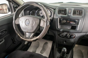 Седан Renault Logan 2017 года, 749000 рублей, Барнаул