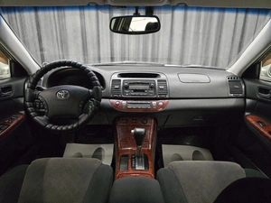 Седан Toyota Camry 2005 года, 819000 рублей, Красноярск