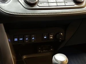 Внедорожник Toyota RAV4 2018 года, 2797000 рублей, Красноярск