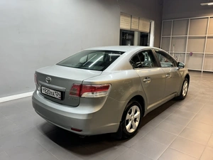 Седан Toyota Avensis 2011 года, 1147000 рублей, Красноярск