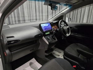 Минивэн Toyota Wish 2012 года, 1280000 рублей, Красноярск
