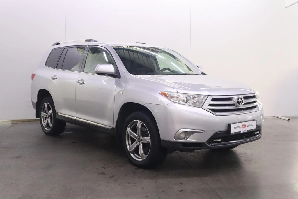Внедорожник Toyota Highlander 2011 года, 1870000 рублей, Брянск