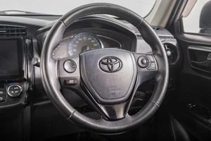 Универсал Toyota Corolla Fielder 2017 года, 1339000 рублей, Томск